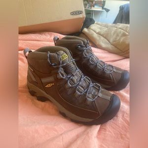 Keen Targhee II Waterproof Mid Hiking Boots Wide - Brand New
